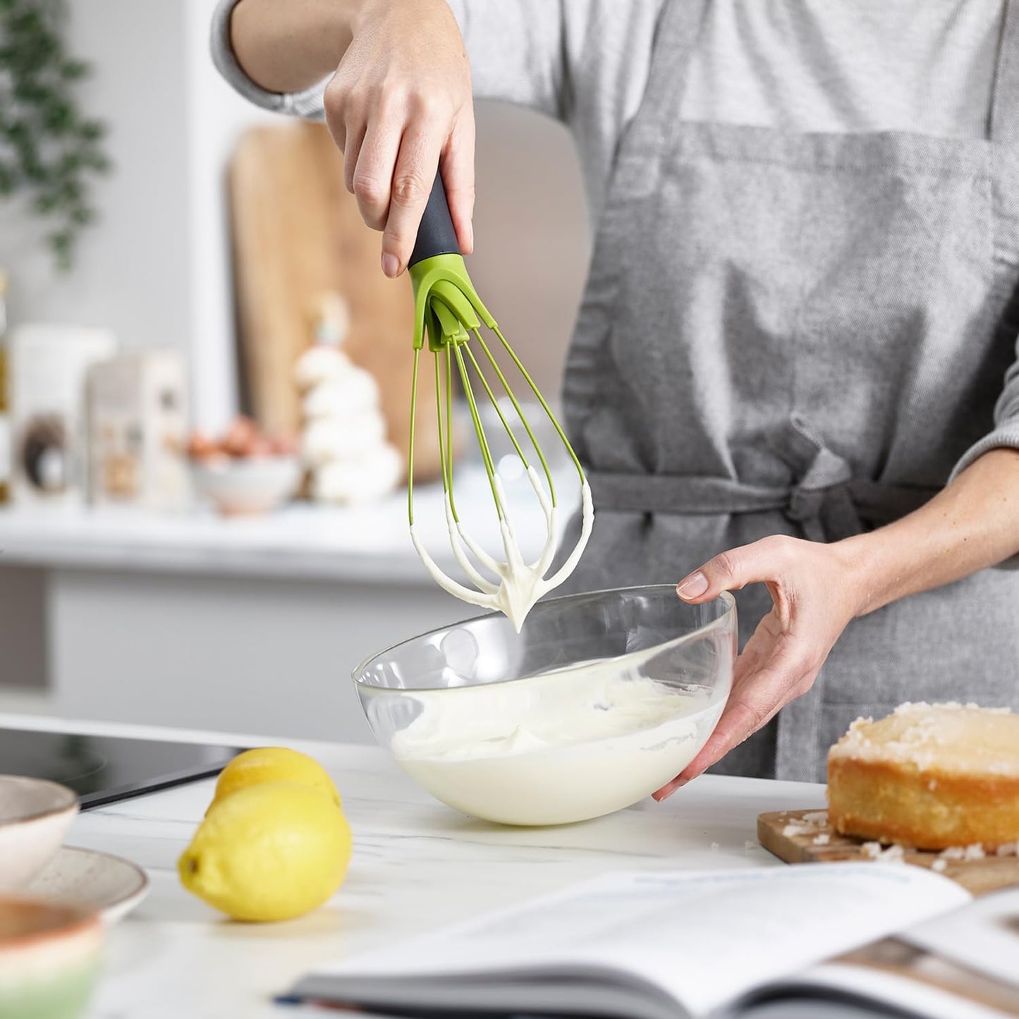 2-In-1 Mixing Twist Whisk